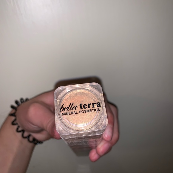 Bella Terra eyeshadow 9 shades - Picture 2 of 3